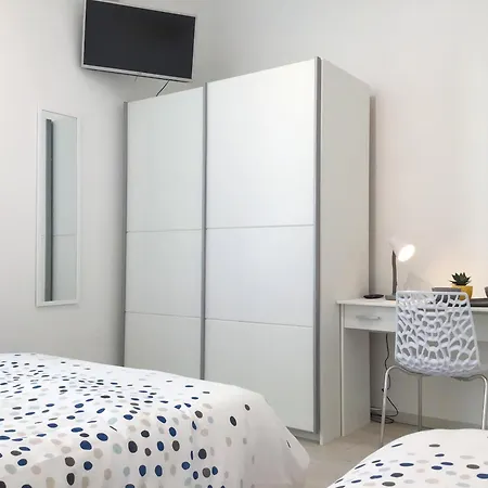 Lumea 80m2 Climatise Parking Proche Sanctuaire * ルルド