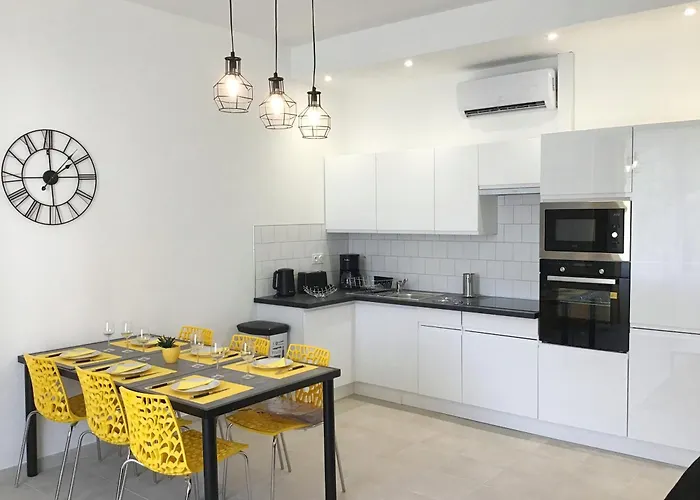 Lumea 80 M2 Climatise Parking Proche Sanctuaires Apartment *